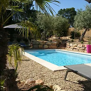 La Aux Oliviers Bed & Breakfast